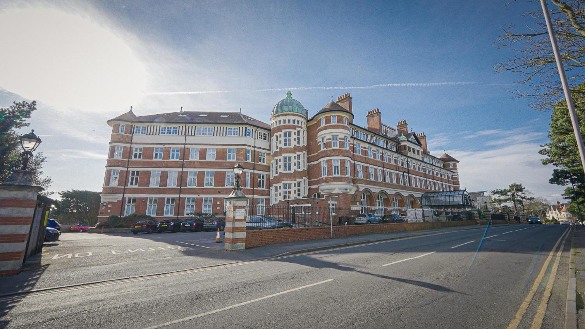 Burlington Mansions - Stunning Coastal Apartment ボーンマス エクステリア 写真